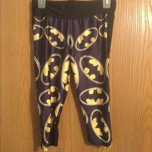 UNBRANDED batman capri medium size 14. A-11